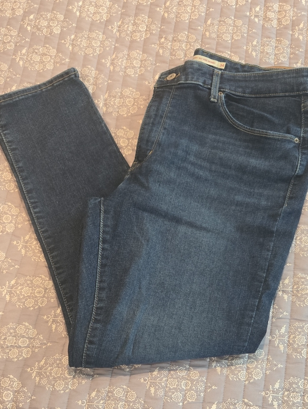 Levi's Women's Skinny Jeans in Dark Indigo Blue